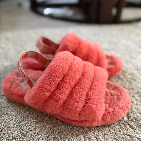 UGG Fluffy Pink Slippers - Picture 1 of 7